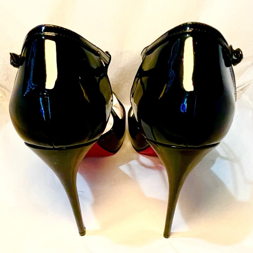 Christian Louboutin ankle strap cage peeptoe pumps. Glossy patent black
38.5 - Picture 6 of 14